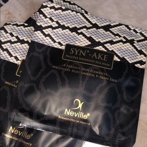 Beauty face mask that helps with wrinkles